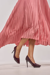AKIRA GOLD SKYSCRAPER BURGUNDY PLATFORM STILETTO PUMP