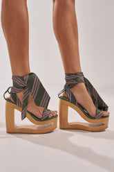 AKIRA GOLD WYNN GREEN TIE LACE UP NOVELTY WEDGE SANDAL