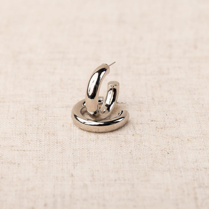 Sara Shiny Silver Earring