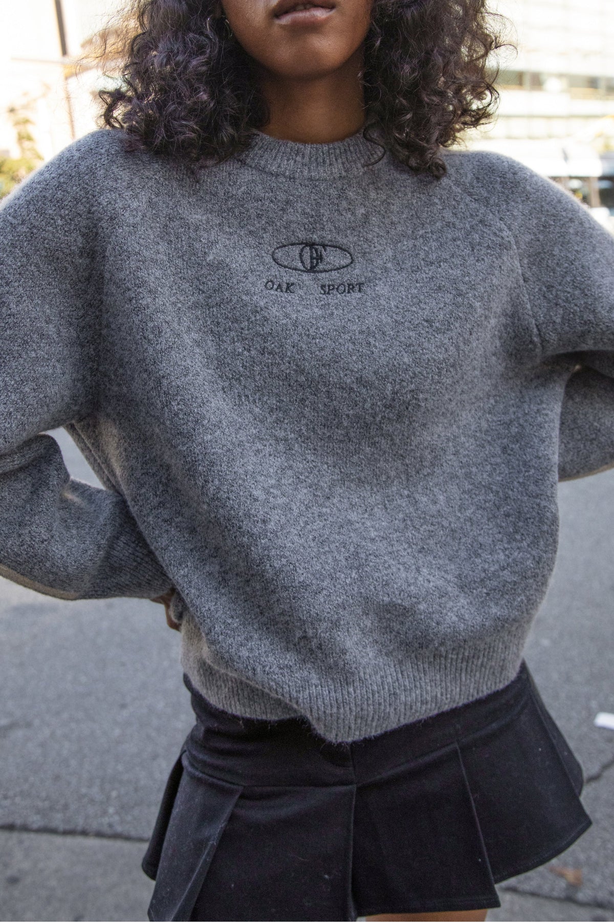 EMBROIDERED OAK SPORT SWEATER
